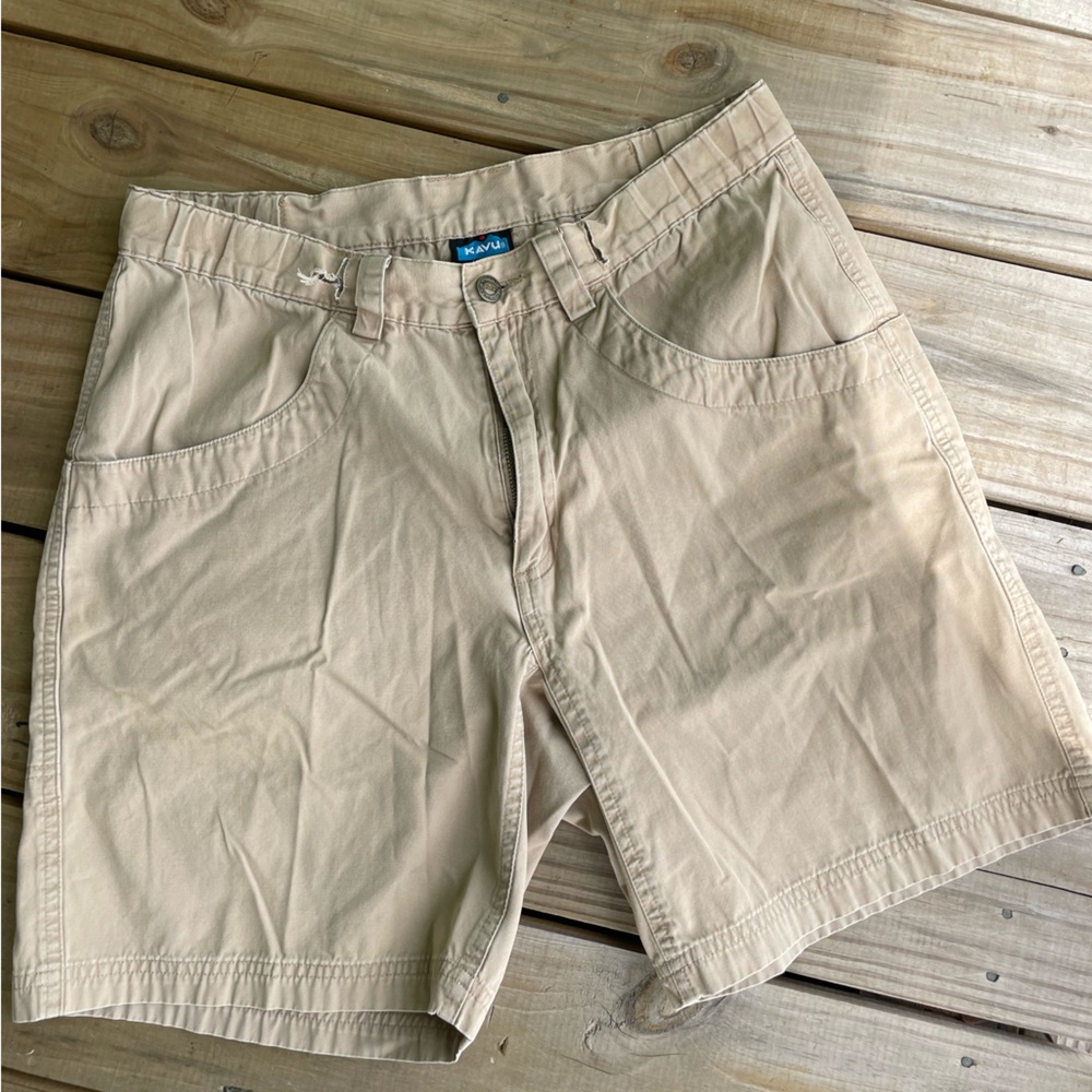 Kavu men’s khaki shorts size medium